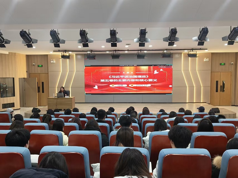 赵姗.jpg 赵姗.jpg